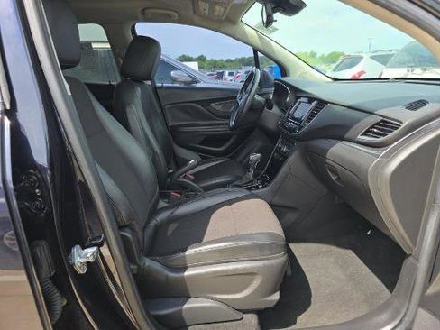 Used 2021 Buick Encore Preferred AWD/4WD image 8