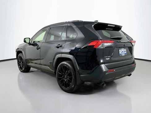 Used 2019 Toyota RAV4 LE w/ Carpet Mat Package AWD/4WD image 5