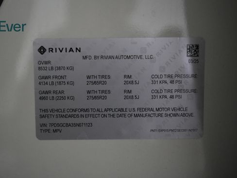 Used 2025 Rivian R1S Adventure AWD/4WD image 30
