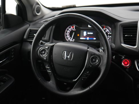 Used 2018 Honda Pilot Touring image 15