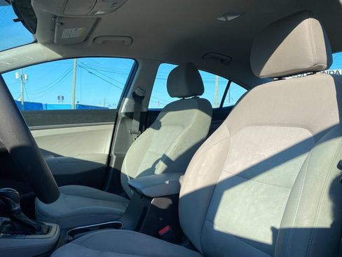Used 2018 Hyundai Elantra SE FWD image 9