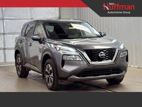 Used 2023 Nissan Rogue SV image 1