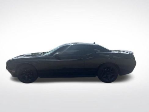 Used 2020 Dodge Challenger SXT RWD image 7