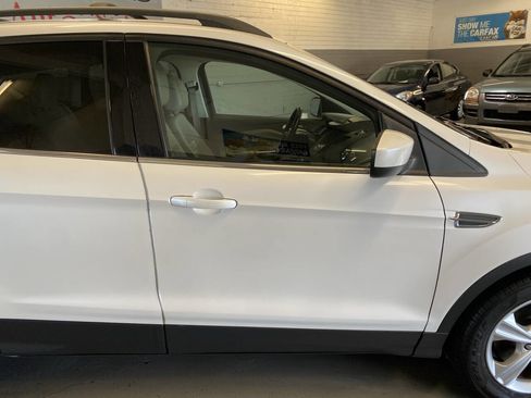 Used 2016 Ford Escape SE w/ SE Leather Comfort Package image 17