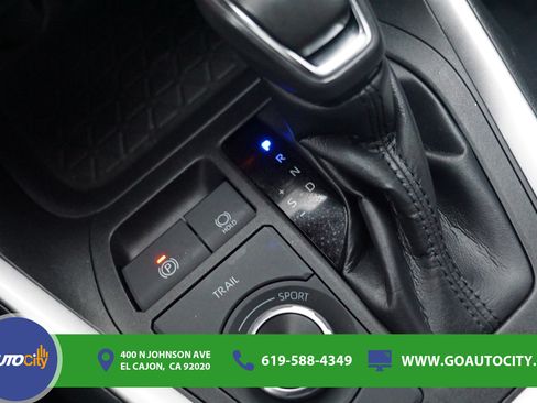 Used 2022 Toyota RAV4 XLE Premium AWD/4WD image 25