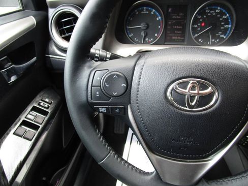 Used 2018 Toyota RAV4 Adventure AWD/4WD image 12