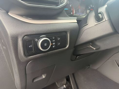 Used 2024 Ford Explorer XLT w/ Equipment Group 202A RWD image 14