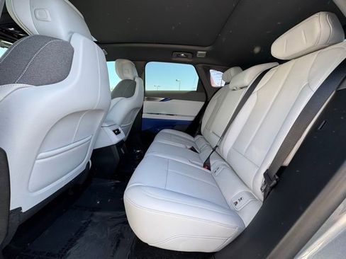 New 2025 Cadillac Optiq Sport 1 w/ LPO, ONYX Package image 33