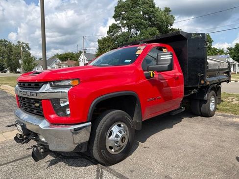 Used 2022 Chevrolet Silverado 3500 LT w/ Convenience Package AWD/4WD image 2