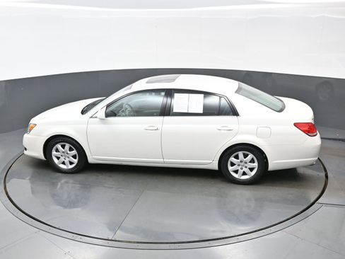 Used 2010 Toyota Avalon XL image 32