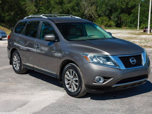 Used 2014 Nissan Pathfinder SL w/ Trailer Tow Package FWD image 15