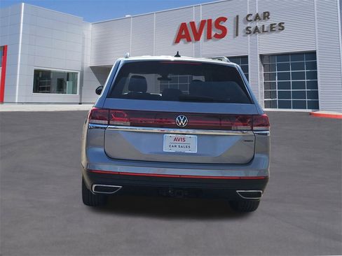 Used 2025 Volkswagen Atlas SE image 5