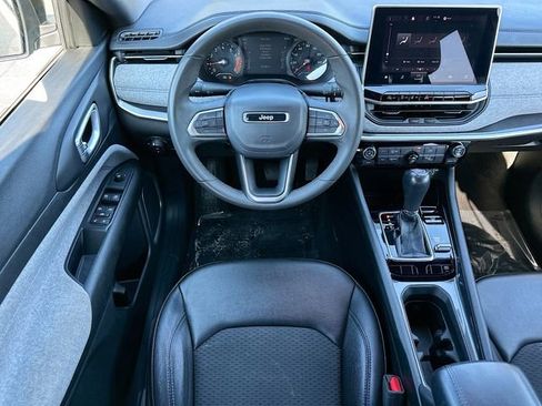 Used 2023 Jeep Compass Latitude image 20