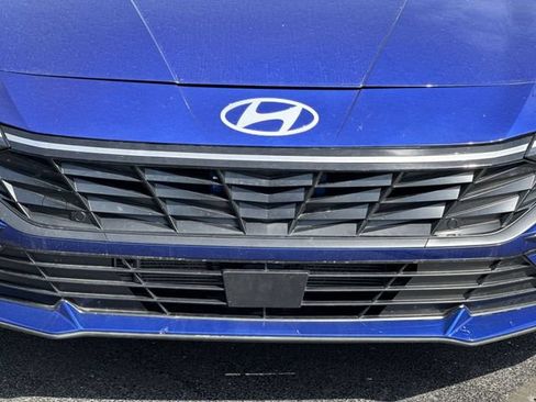 Used 2025 Hyundai Elantra Limited FWD image 34