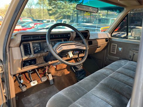 Used 1986 Ford F150 4x4 Regular Cab image 9