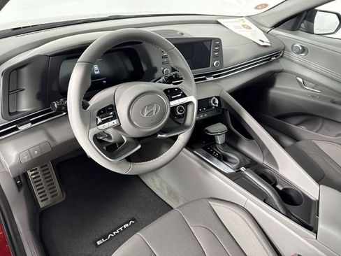 Used 2025 Hyundai Elantra Sport FWD image 20