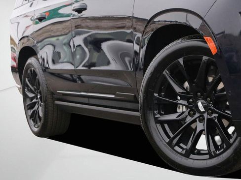 Used 2024 Cadillac Escalade Sport Platinum w/ LPO, ONYX Package image 3