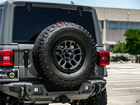 Used 2023 Jeep Wrangler Unlimited Rubicon 392 w/ Xtreme Recon 35" Tire Package AWD/4WD image 15