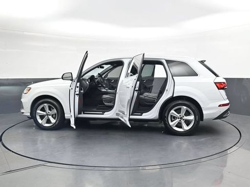 Used 2023 Audi Q7 3.0T Premium w/ Convenience Package AWD/4WD image 42
