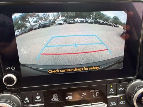 Certified 2025 Toyota Highlander LE FWD image 30