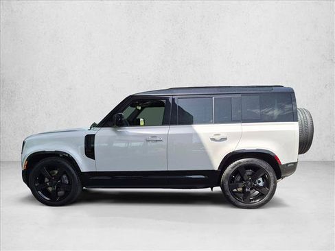 Certified 2026 Land Rover Defender 110 X-Dynamic SE AWD/4WD image 9