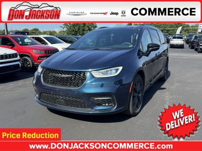 Used 2025 Chrysler Pacifica Limited