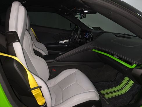 Used 2022 Chevrolet Corvette Stingray Coupe w/ Z51 Performance Package image 9