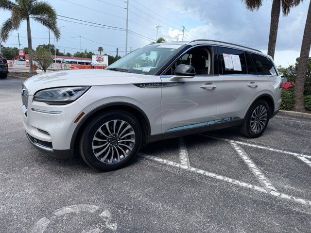 Certified 2023 Lincoln Aviator Reserve AWD/4WD image 4