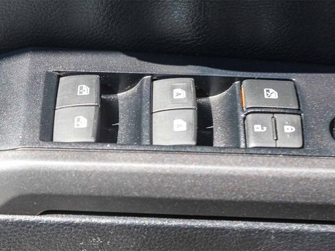 Used 2022 Toyota Tacoma TRD Sport w/ Technology Package image 20