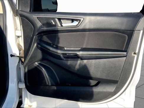 Used 2016 Ford Edge SE FWD image 23