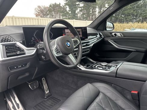 Certified 2024 BMW X7 xDrive40i w/ M Sport Package image 19