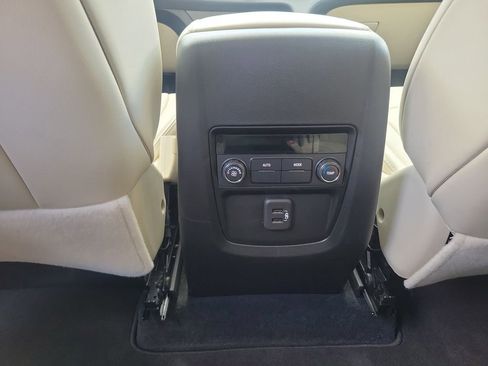 Used 2023 Buick Enclave Essence FWD image 12