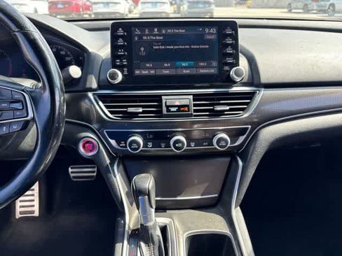 Used 2018 Honda Accord Sport image 18