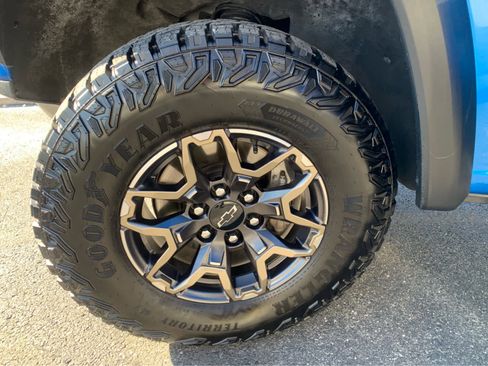 Used 2024 Chevrolet Colorado ZR2 w/ ZR2 Convenience Package III image 7