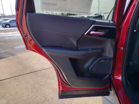 New 2026 Mitsubishi Outlander SE image 29