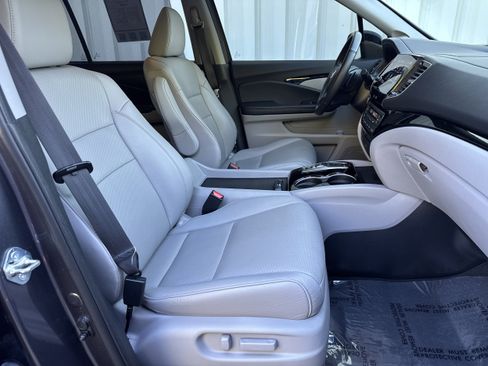 Used 2021 Honda Pilot Elite image 17