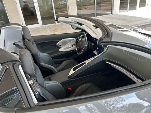 Used 2025 Chevrolet Corvette Z06 image 11