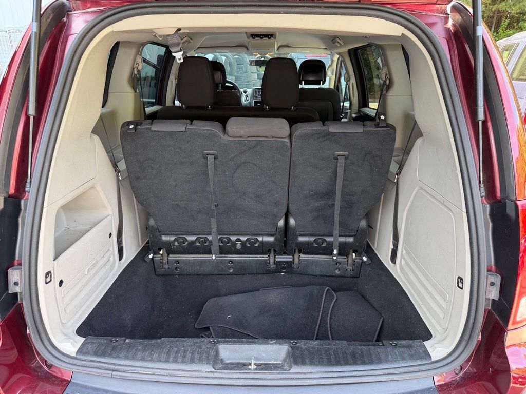 Used 2018 Dodge Grand Caravan SE FWD image 14
