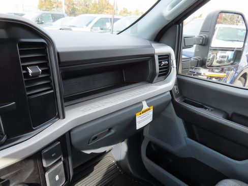 New 2026 Ford F450 XL w/ 360-Degree Camera Package image 13