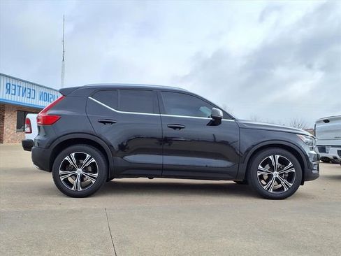 Used 2019 Volvo XC40 T5 Inscription image 4