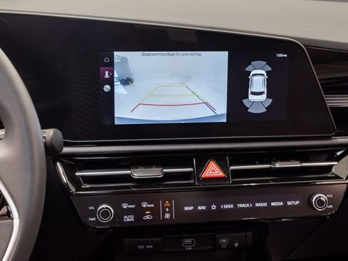 Certified 2024 Kia Niro SX Touring FWD image 16