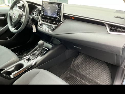 Used 2020 Toyota Corolla LE FWD image 9