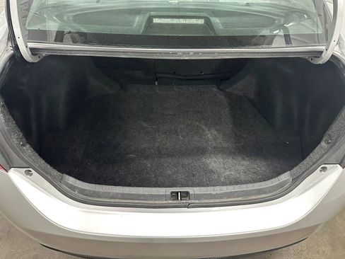 Used 2019 Toyota Corolla LE image 29