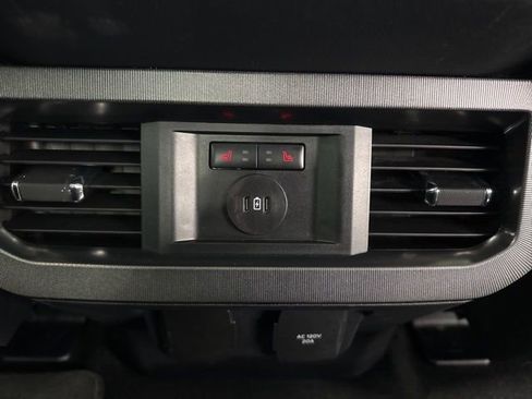 Used 2024 Ford F250 Platinum image 37