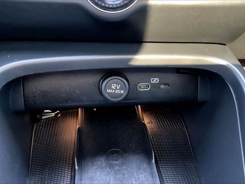 Used 2023 Volvo C40 P8 Recharge Ultimate image 35