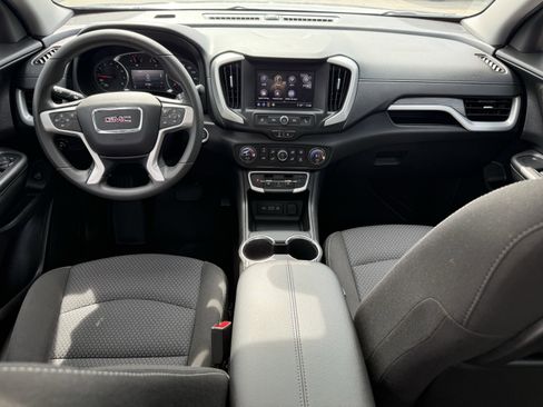 Used 2024 GMC Terrain SLE w/ Driver Convenience Package image 13