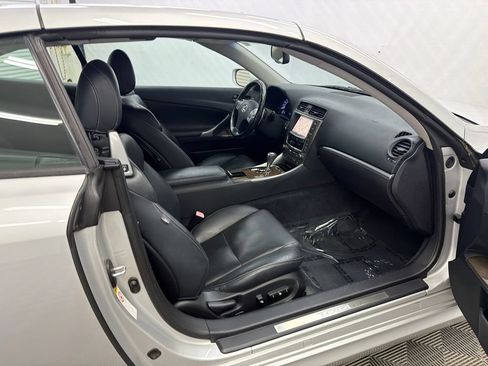 Used 2011 Lexus IS 350C w/ Luxury Pkg RWD image 14