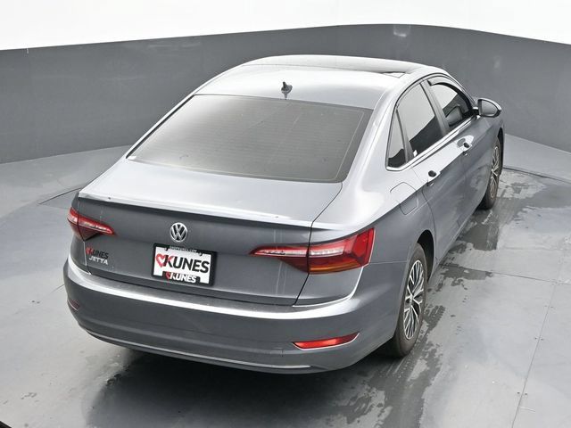 Used 2019 Volkswagen Jetta SE w/ Cold Weather Package FWD image 32