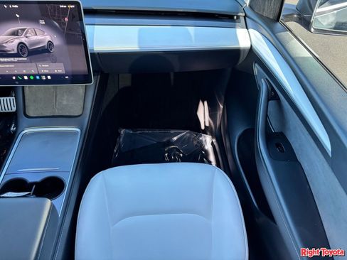 Used 2025 Tesla Model Y Performance AWD/4WD image 17