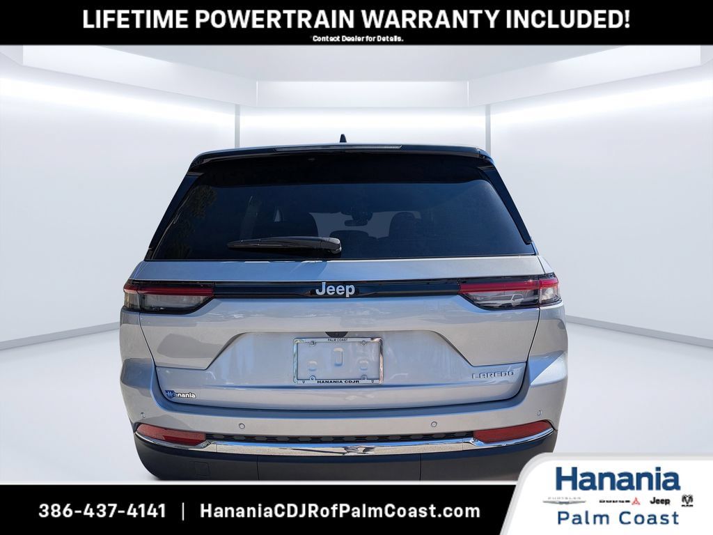New 2026 Jeep Grand Cherokee Laredo w/ Trailer Tow Package RWD image 4